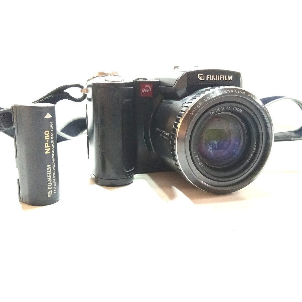 Fuji Fujifilm FinePix 6900Zoom Camera 3.3 MP Battery Included Tested Japan